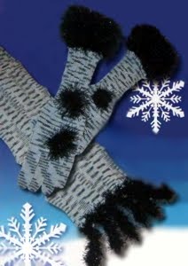 Вязаные перчатки и шарф